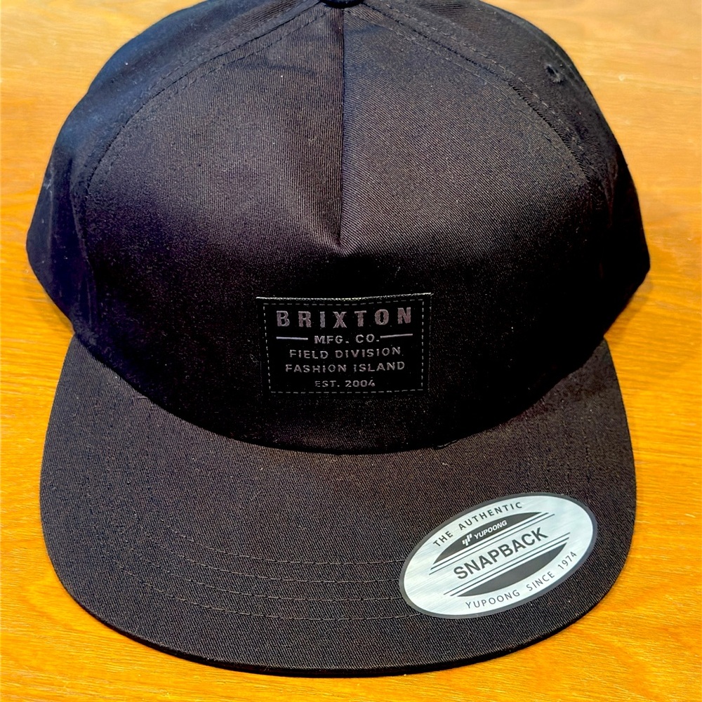 NWT MENS BRIXTON BLACK FIELD DIVISION FASHION ISLAND SNAPBACK ADJUSTABLE CAP O/S